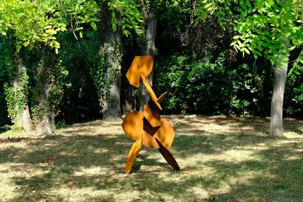 Intimate Bond, de Arik Levy. Vista de la exposición en Marquesa Gallery