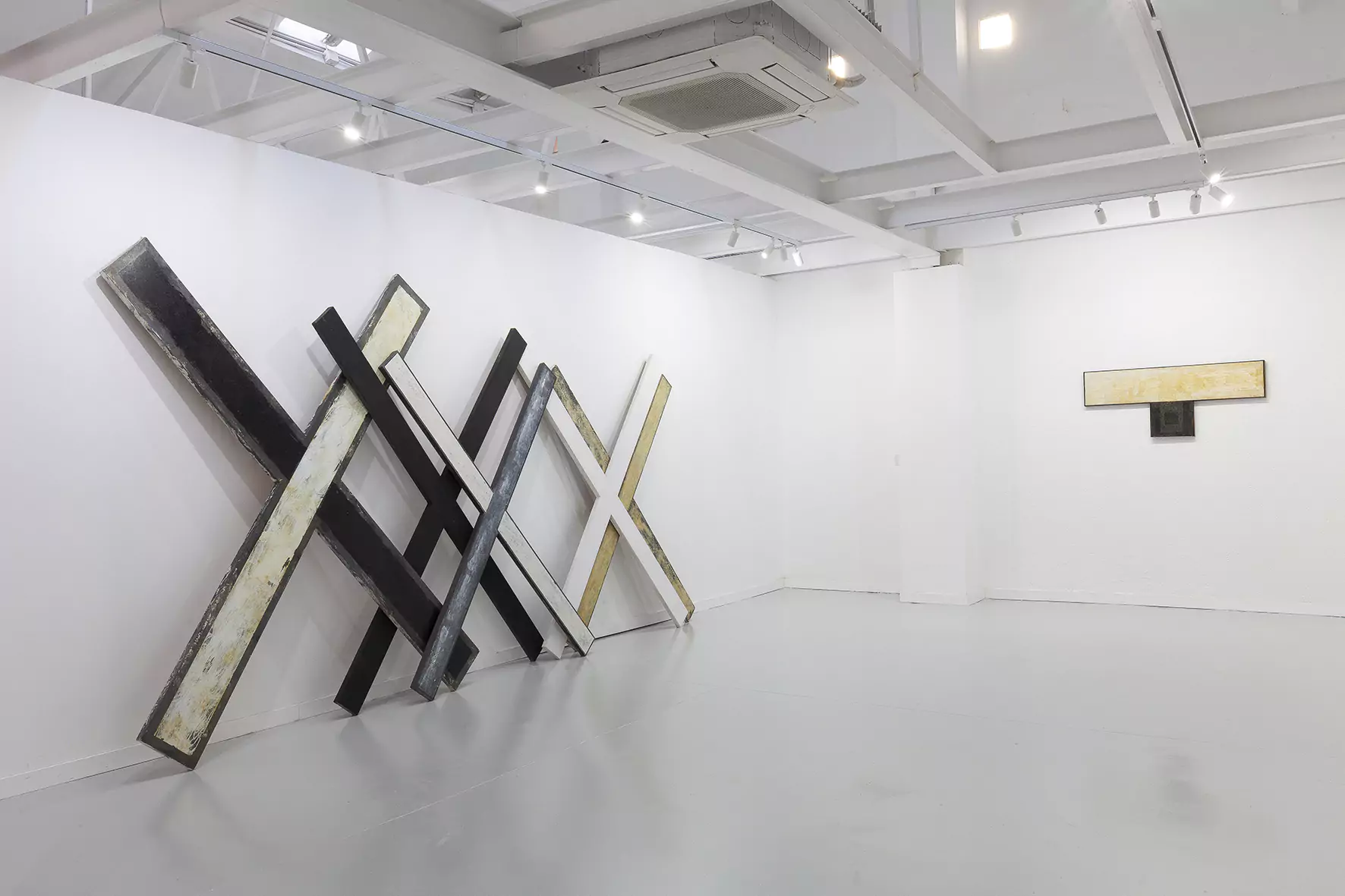 Santiago Serrano exposición AHUECAR en Marquesa Gallery