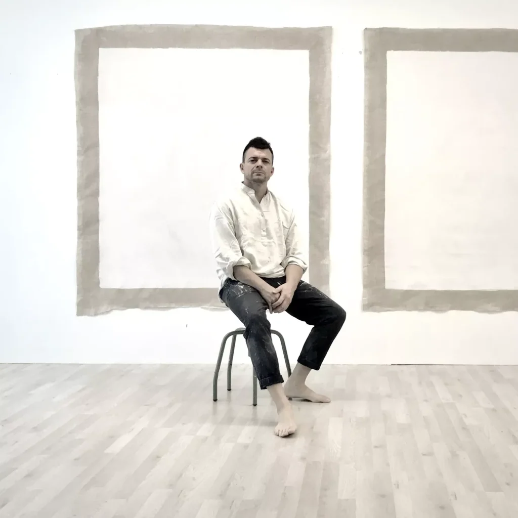 Rubén Martín de Lucas en su estudio en Piedralaves
