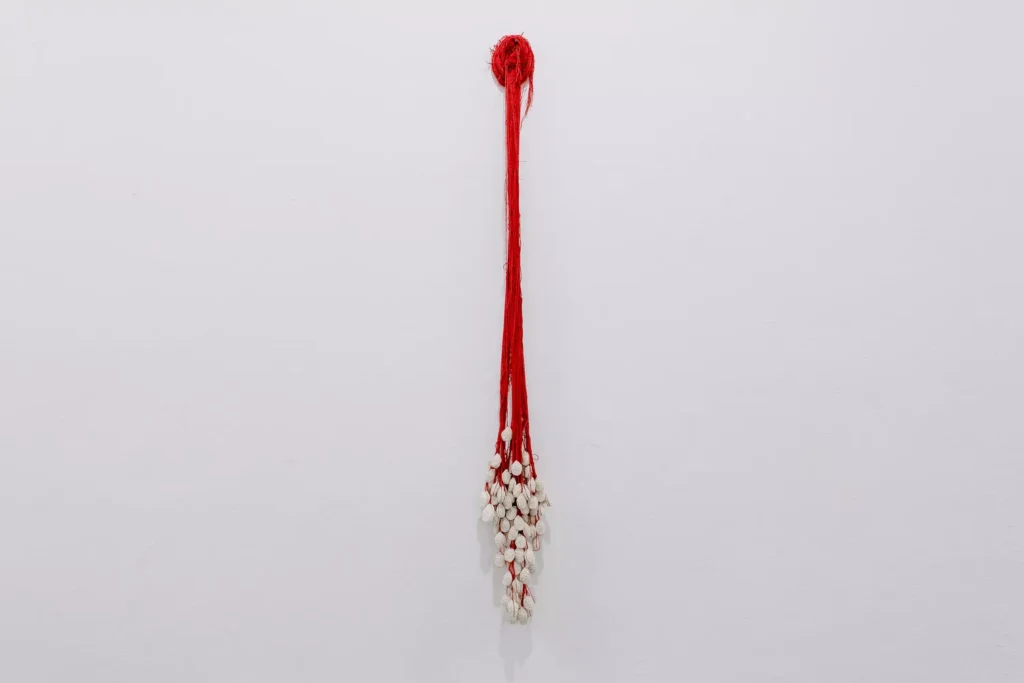 Simiente-Porcelana-e-hilo-de-seda-100-x-30-cm.-2019