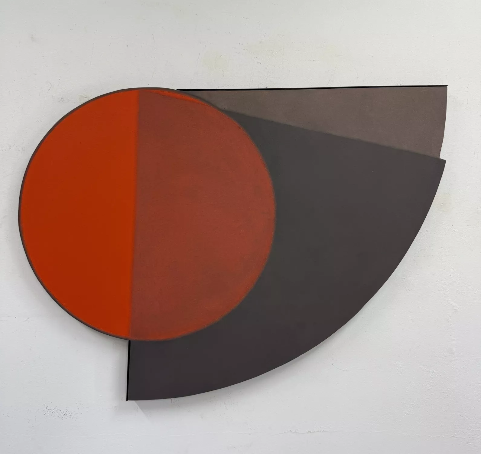 Días de acero y rosa II Técnica mixta sobre lienzo, madera y hierro 90 x 110 cm.
